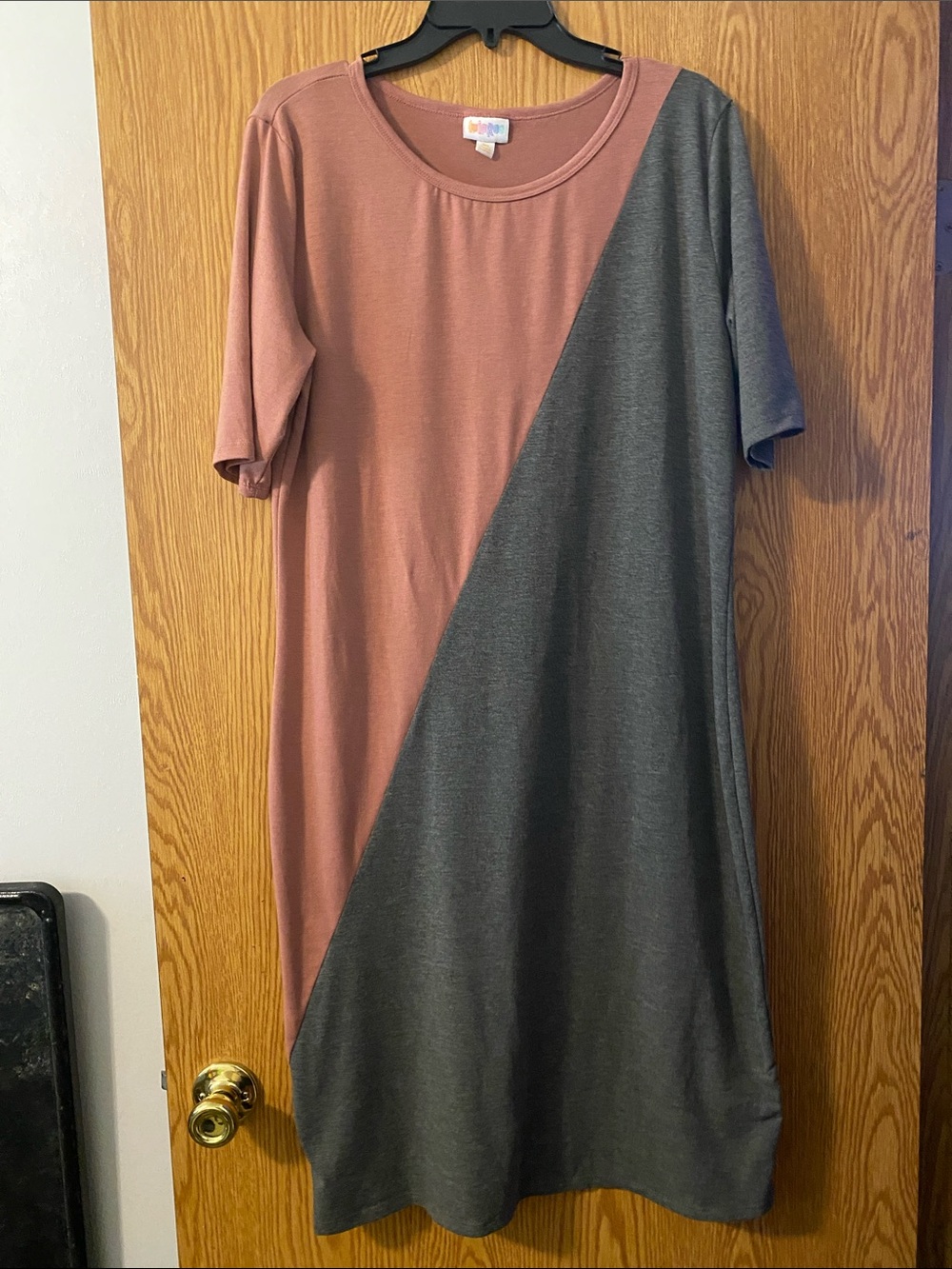 LuLaRoe Diagonal Colorblock Dress in Mauve and Charcoal